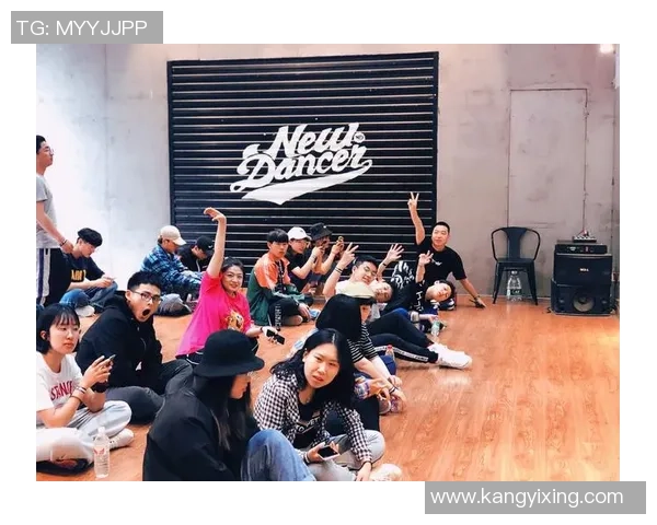 西安街舞队的蜕变之旅:从街头热潮到专业舞台的全景纪实 西安街舞队的蜕变之旅:从街头热潮到专业舞台的全景纪实